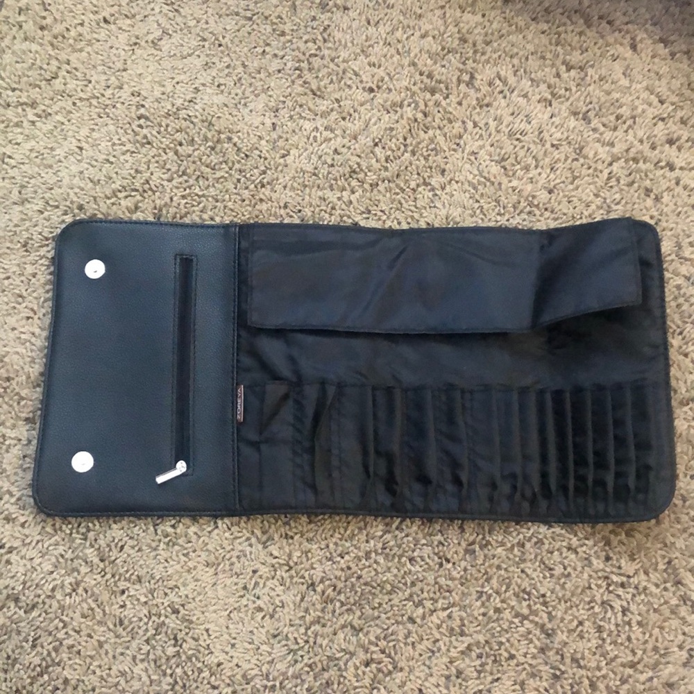Z’OREYA Makeup Brush Case